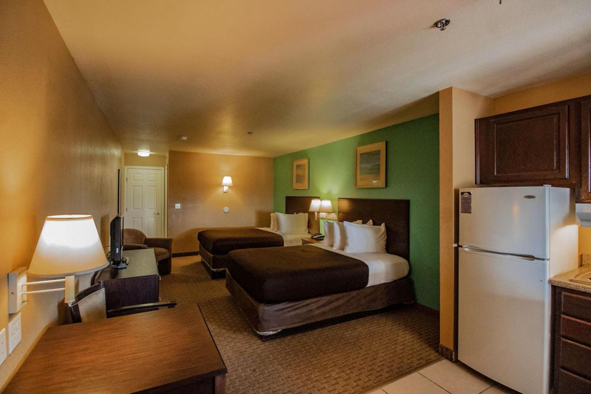 Suburban Hotel 2*