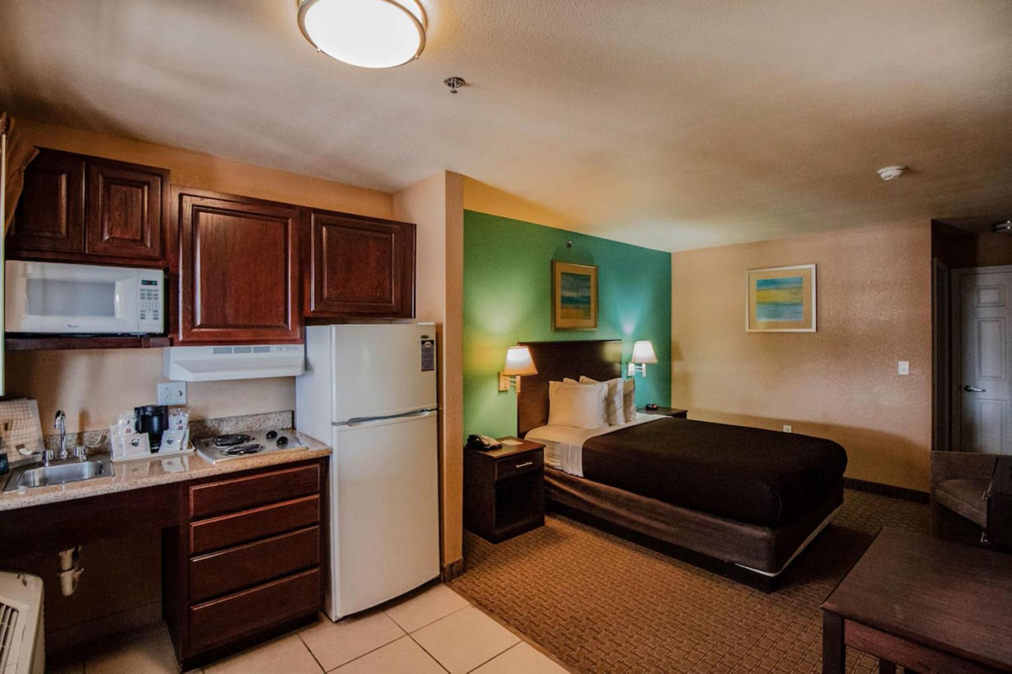 Suburban Hotel 2*